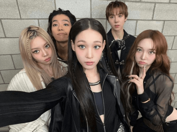 لماذا لا تكره كوريا "أميرة سامسونج شينسيغاي"؟ آني عضوة ALLDAY PROJECT لماذا لا تكره كوريا "أميرة سامسونج شينسيغاي"؟ آني عضوة ALLDAY PROJECT