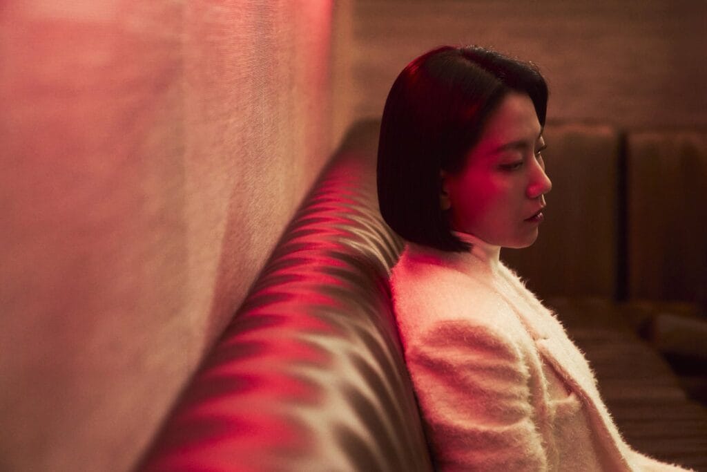 هان سو هي، وجيون جونغ سيو، وكيم سونغ تشول، ويوا، وغيرهم يخوضون مغامرة محفوفة بالمخاطر بحثاً عن المال في فيلم "مشروع واي - Project Y"