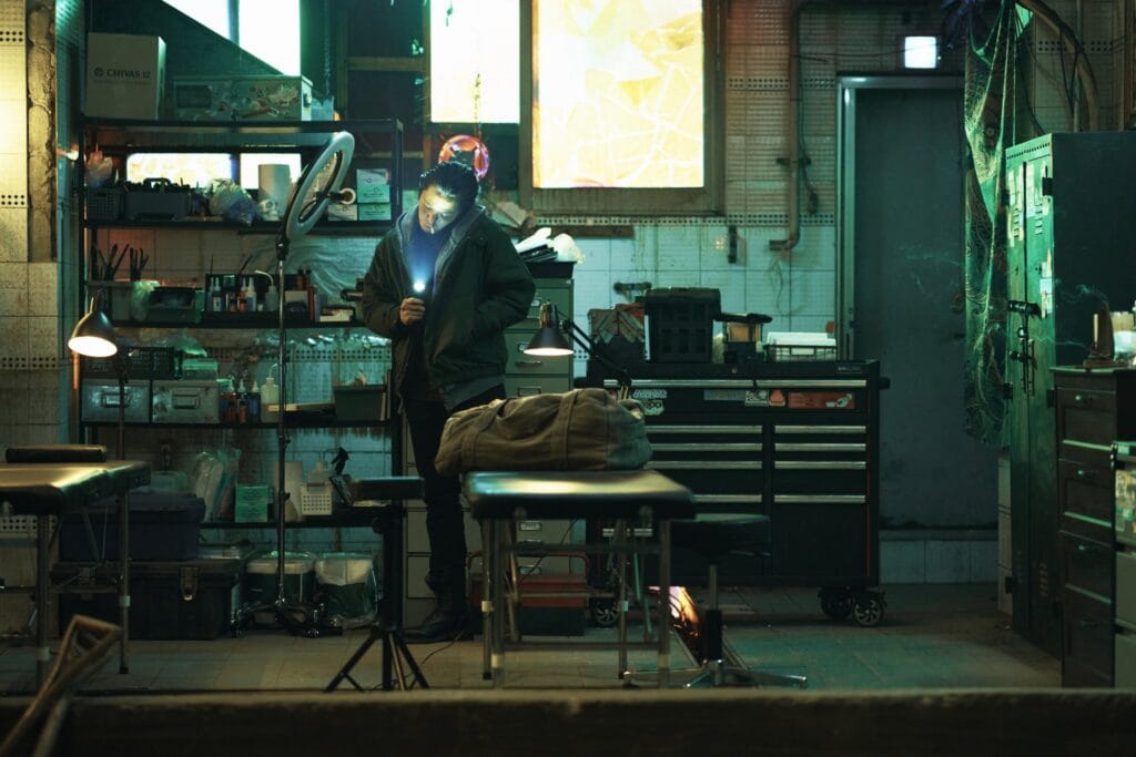 هان سو هي، وجيون جونغ سيو، وكيم سونغ تشول، ويوا، وغيرهم يخوضون مغامرة محفوفة بالمخاطر بحثاً عن المال في فيلم "مشروع واي - Project Y"