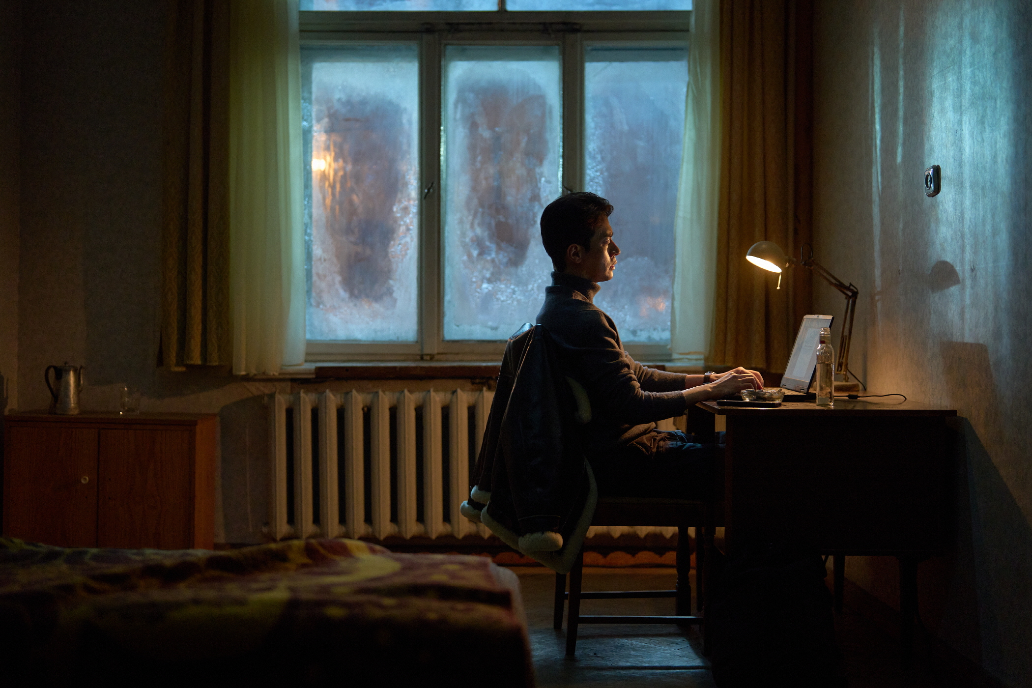 يصطدم كل من زو إن سونغ و بارك جونغ مين و شين ساي كيونغ وغيرهم بسبب مهام متضاربة في الفيلم الجديد "ذكاء بشري - HUMINT"