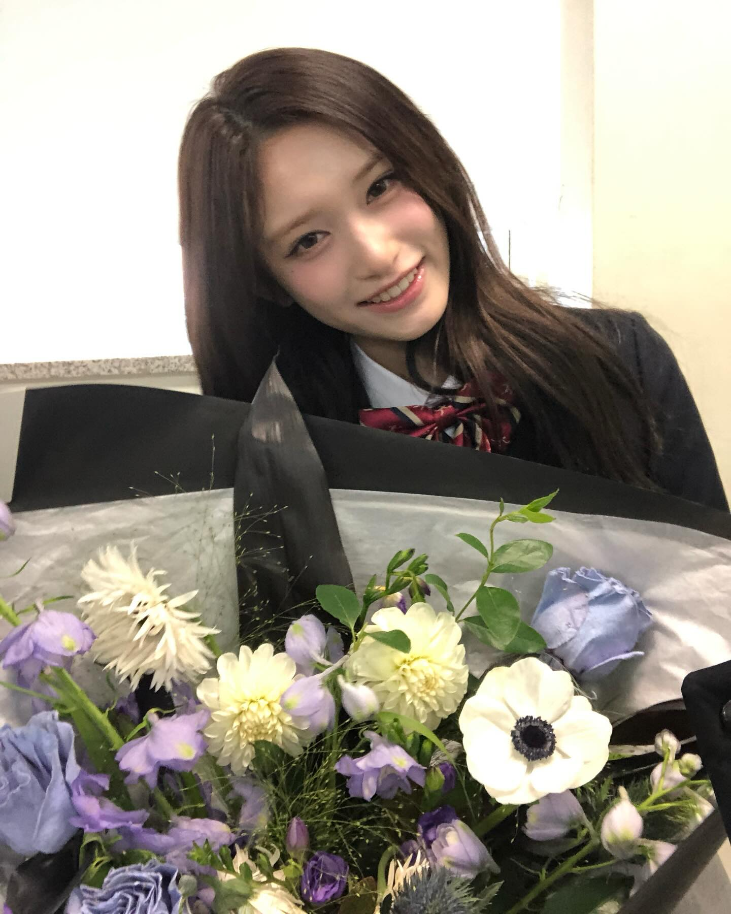 النجوم يتخرجون من مدرسة Hanlim للفنون