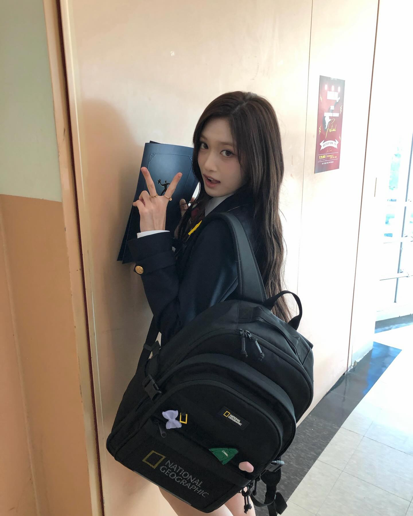 النجوم يتخرجون من مدرسة Hanlim للفنون