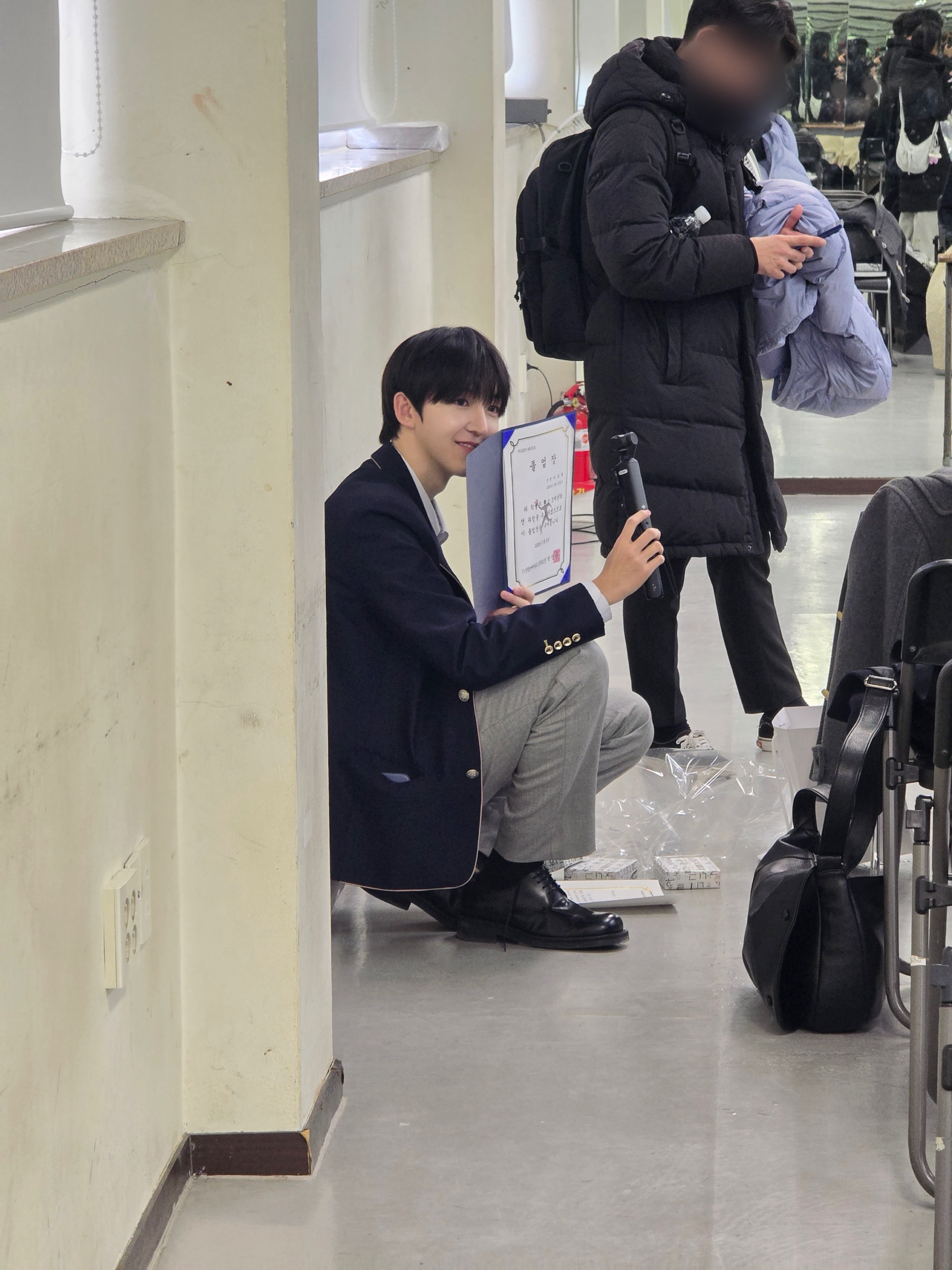 النجوم يتخرجون من مدرسة Hanlim للفنون