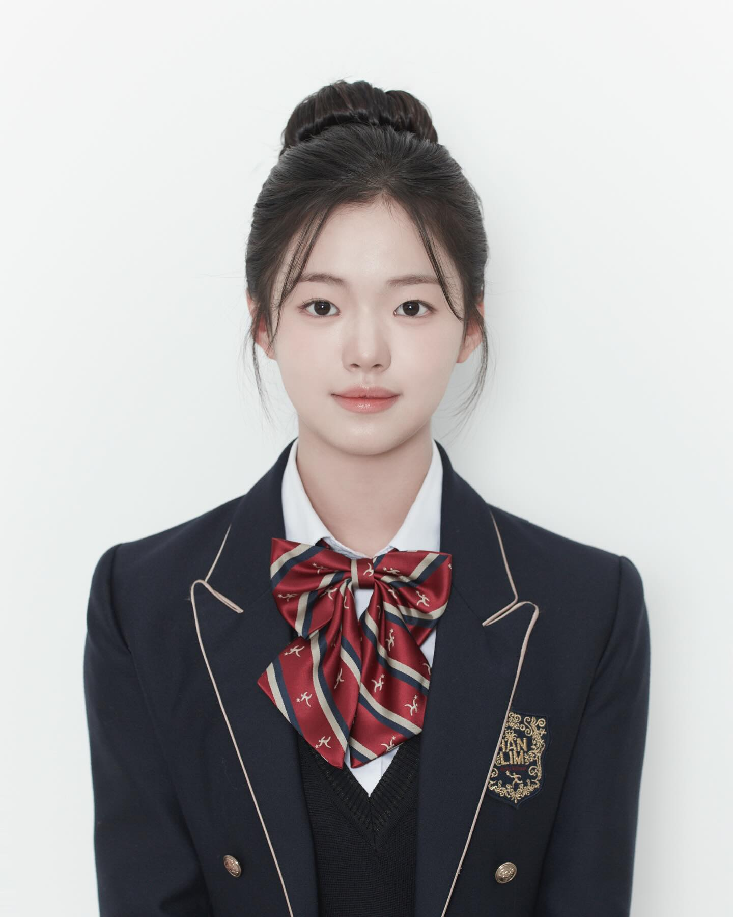 النجوم يتخرجون من مدرسة Hanlim للفنون