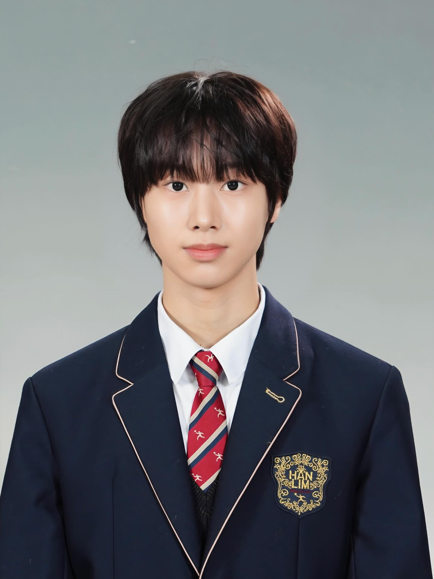 النجوم يتخرجون من مدرسة Hanlim للفنون