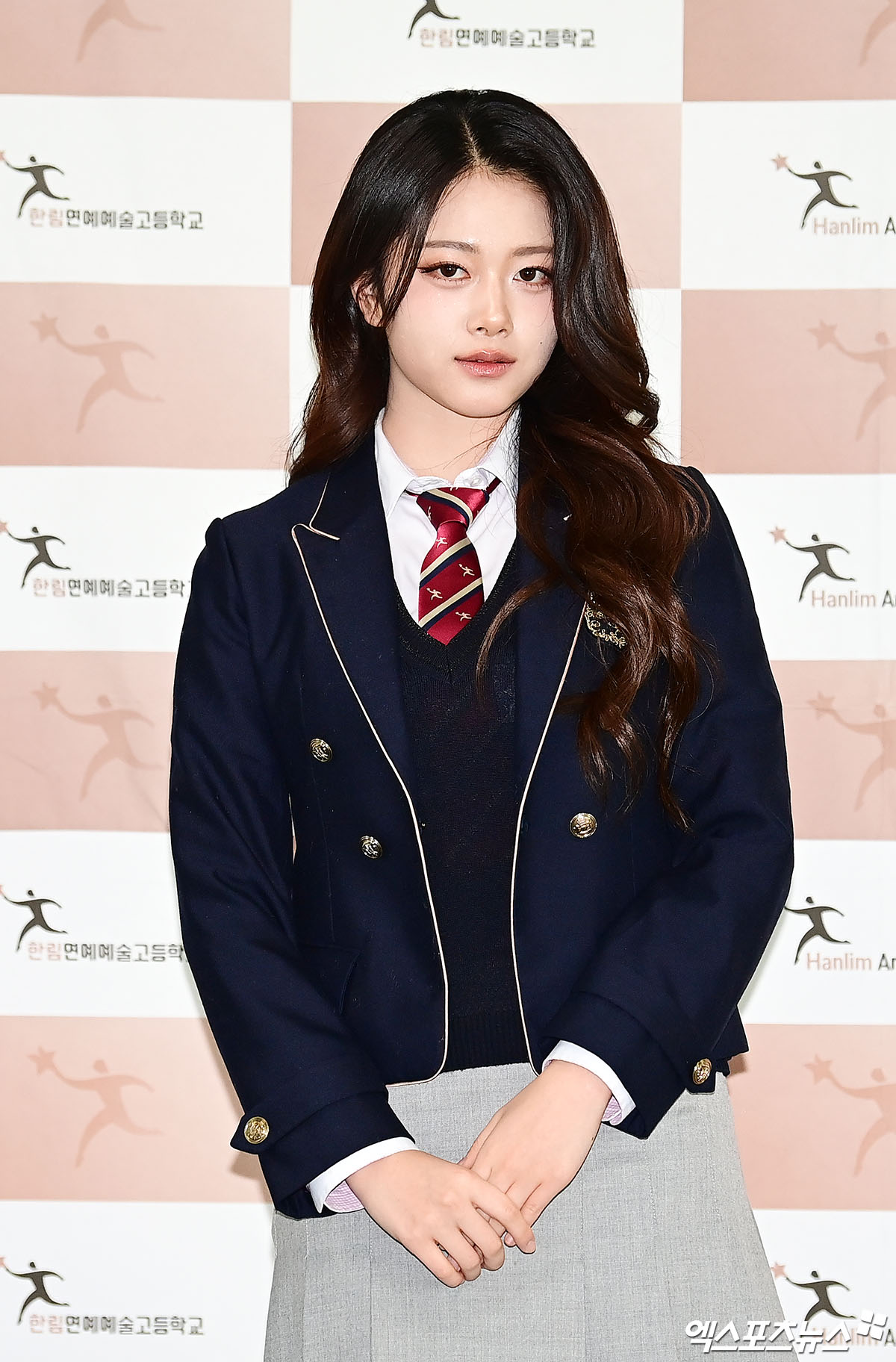 النجوم يتخرجون من مدرسة Hanlim للفنون