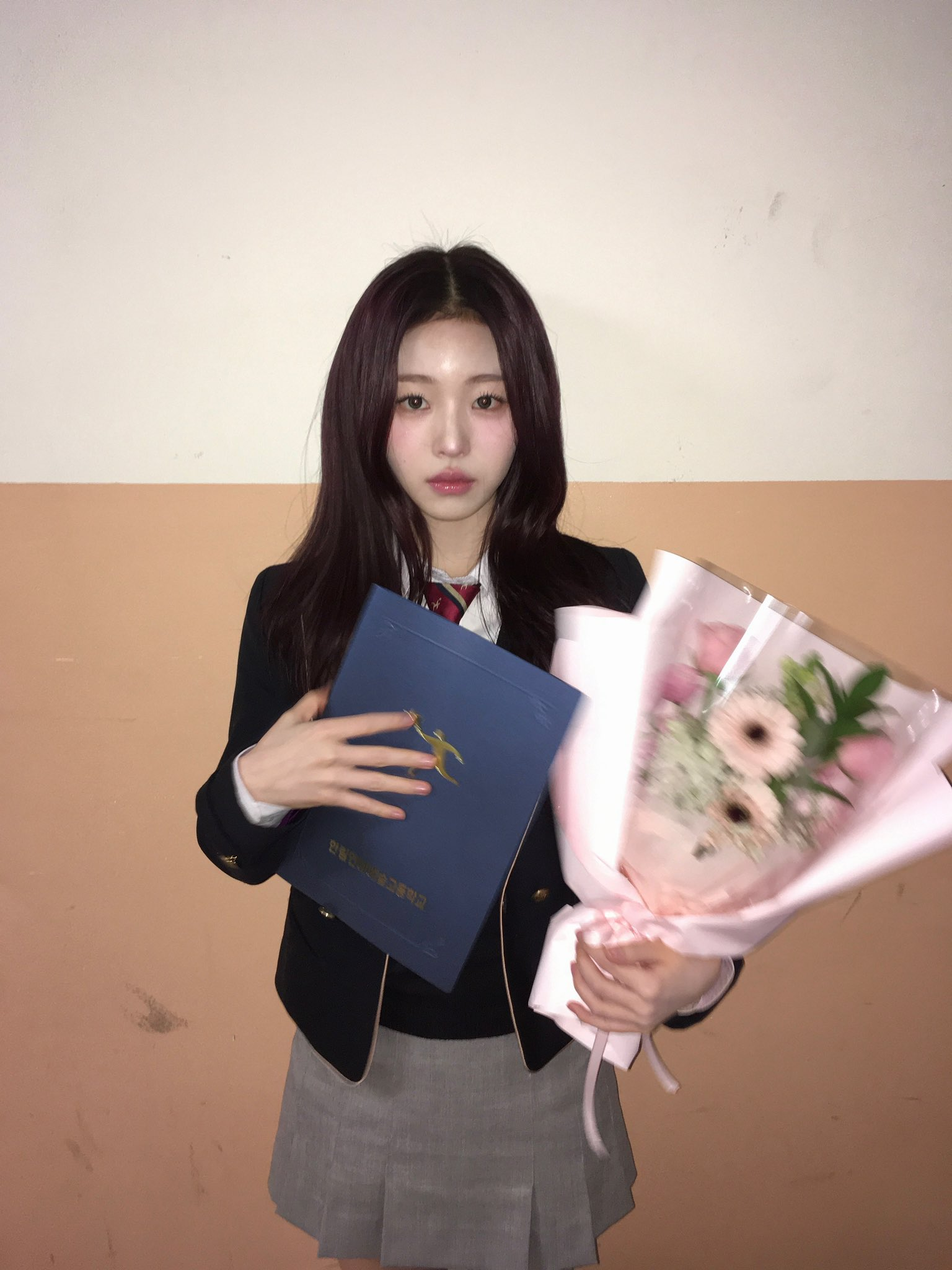 النجوم يتخرجون من مدرسة Hanlim للفنون