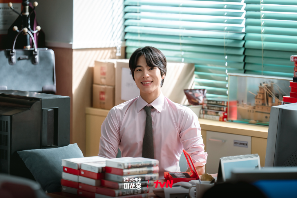 تشو هان جيول يتحدث عن شخصيته في الدراما القادمة "الآنسة هونغ المتخفية - Undercover Miss Hong"