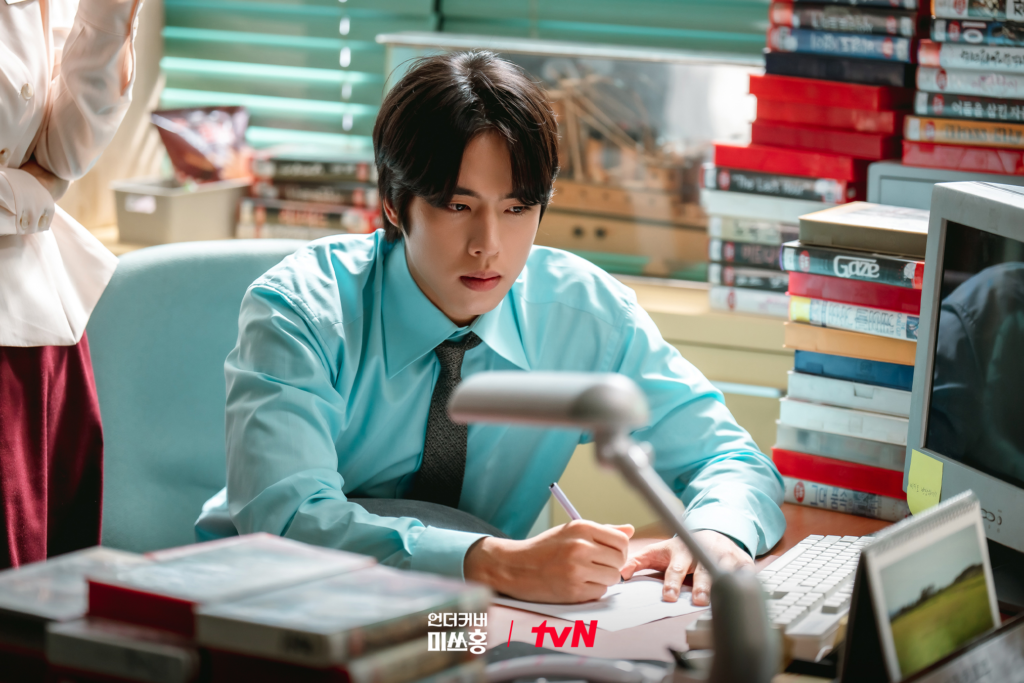 تشو هان جيول يتحدث عن شخصيته في الدراما القادمة "الآنسة هونغ المتخفية - Undercover Miss Hong"