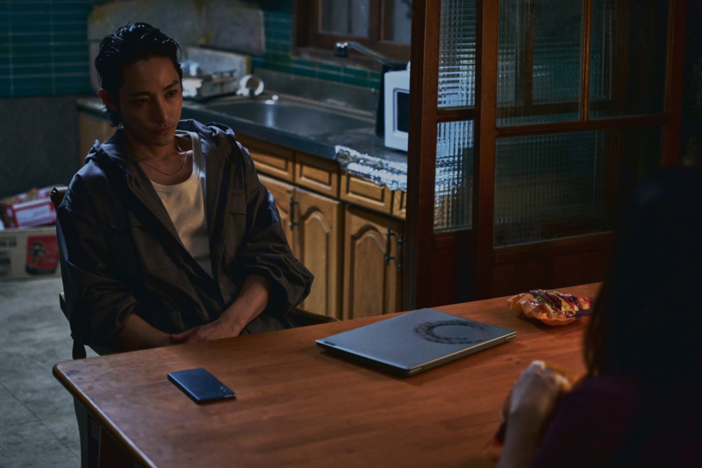 مؤامرة جونغ زي سو و لي سو هيوك لاختطاف أختها تشا جو يونغ تفشل في فيلم الإثارة "الأخت - Sister"