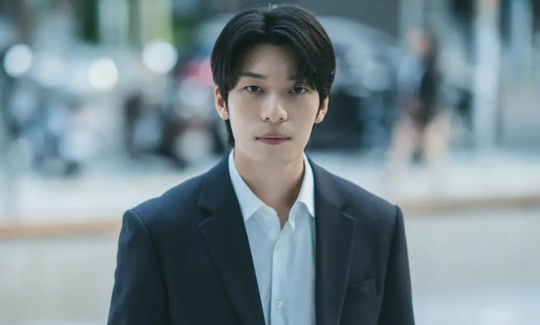 وي ها جون هو مفتش تأمين يلاحق بارك مين يونغ كمشتبه بها في الدراما الجديدة "قبلة الحورية - Siren’s Kiss"