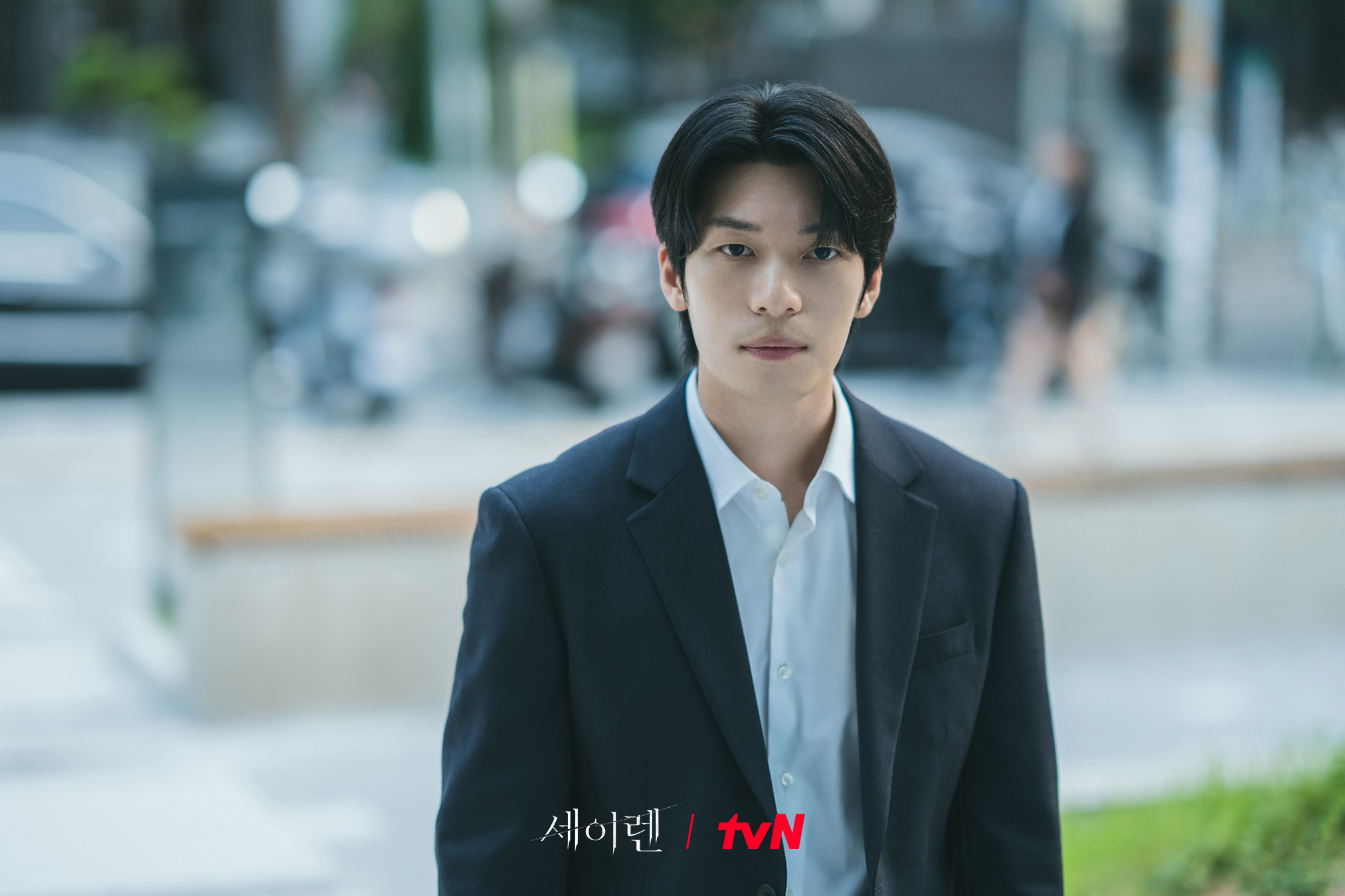 وي ها جون هو مفتش تأمين يلاحق بارك مين يونغ كمشتبه بها في الدراما الجديدة "قبلة الحورية - Siren’s Kiss"