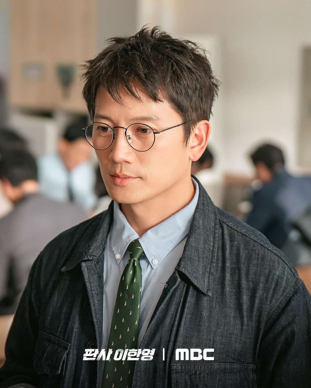 تصرف جي سونغ غير المتوقع يُربك جونغ هي تاي في مسلسل "عودة القاضي - The Judge Returns" تصرف جي سونغ غير المتوقع يُربك جونغ هي تاي في مسلسل "عودة القاضي - The Judge Returns"