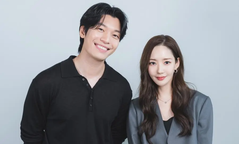 شاهد: بارك مين يونغ و وي ها جون يستعرضان احترافيتهما في قراءة نص الدراما الرومانسية التشويقية "Siren's Kiss"