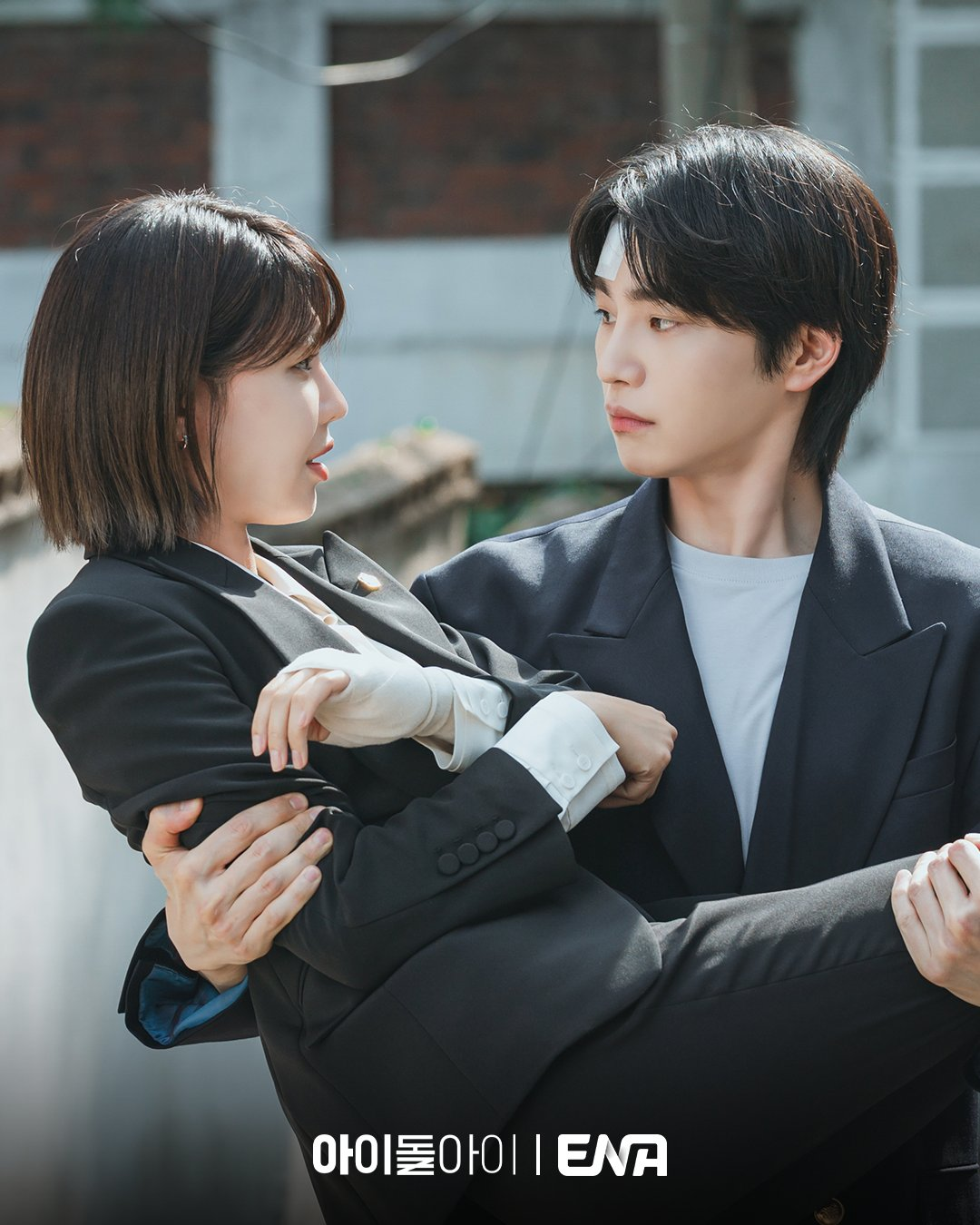 نجوم دراما "محامية الآيدول - IDOL I" يودعون الجمهور + يشوقونكم لما ينتظركم في الحلقتين الأخيرتين نجوم دراما "محامية الآيدول - IDOL I" يودعون الجمهور + يشوقونكم لما ينتظركم في الحلقتين الأخيرتين