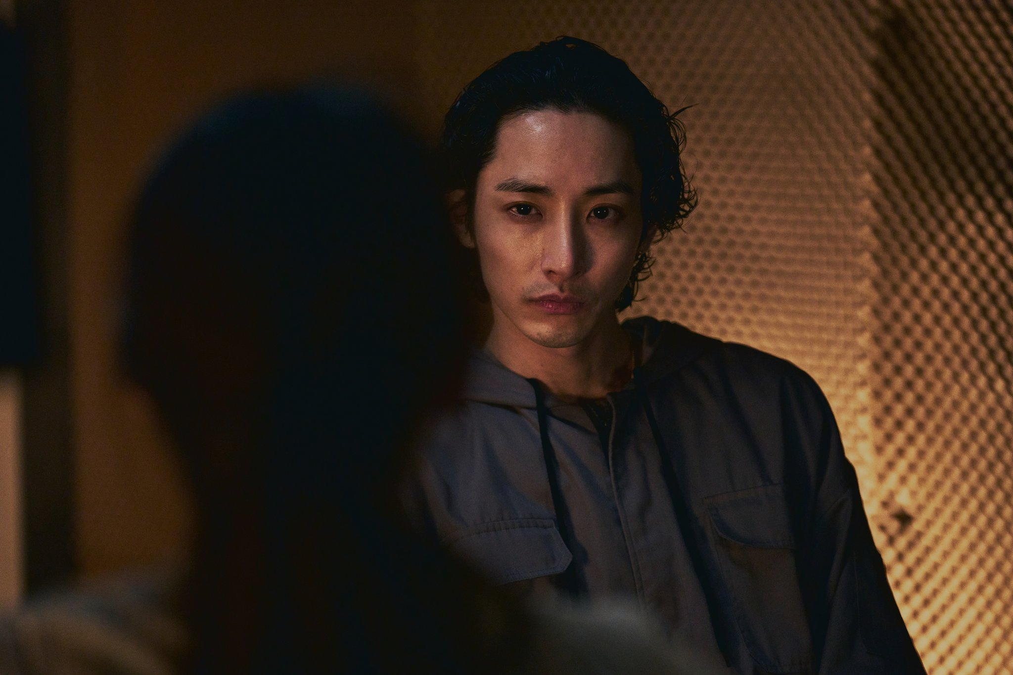 تحافظ تشا جو يونغ على هدوئها رغم احتجازها كرهينة من قبل جونغ زي سو ولي سو هيوك في الفيلم القادم "الأخت - Sister"