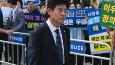 سونغ دونغ إيل يجسد دور أب يُجبر على الدفاع عن قاتل متسلسل في مسلسل "الزهرة الدموية - Bloody Flower"