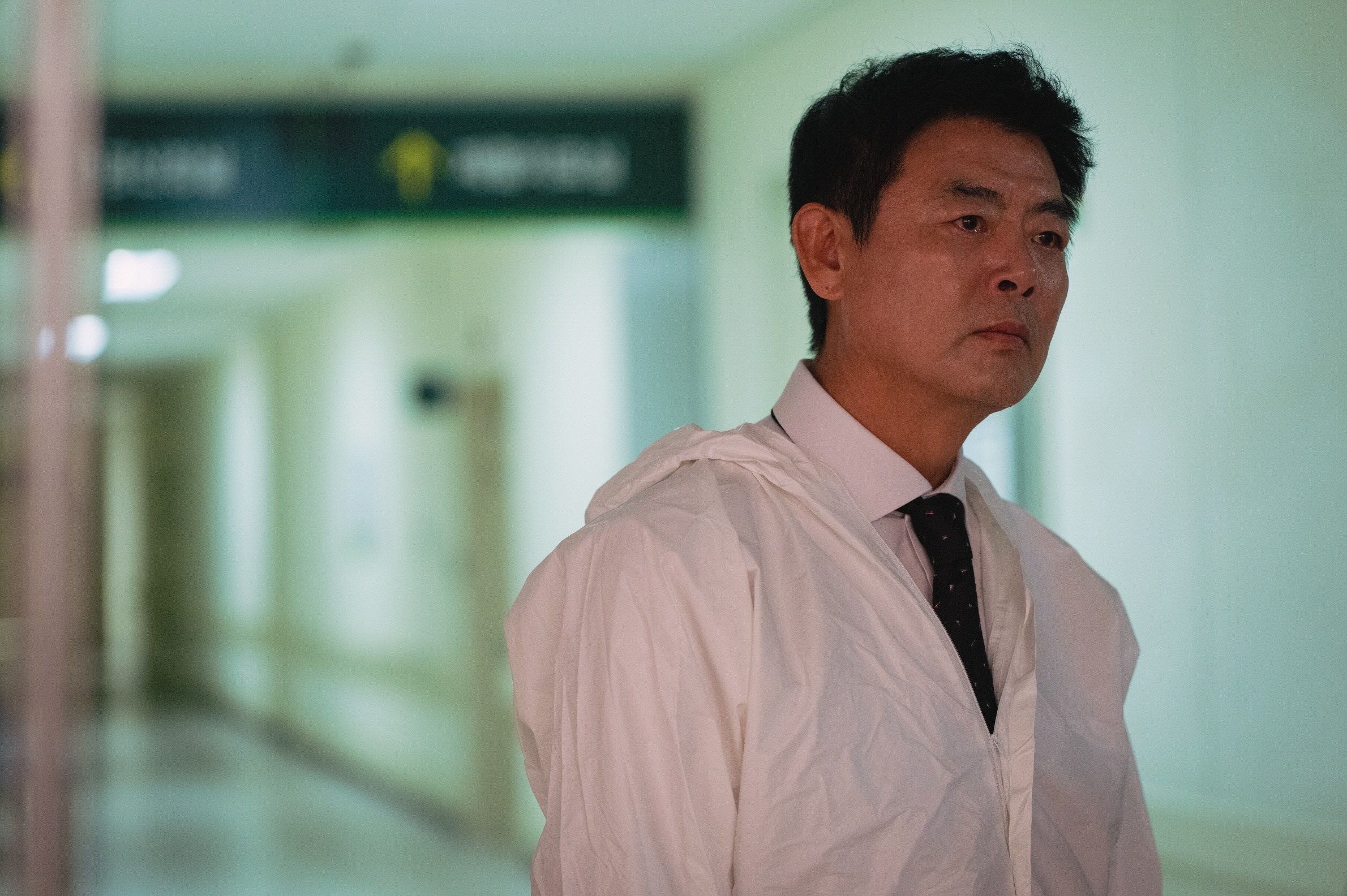 سونغ دونغ إيل يجسد دور أب يُجبر على الدفاع عن قاتل متسلسل في مسلسل "الزهرة الدموية - Bloody Flower" سونغ دونغ إيل يجسد دور أب يُجبر على الدفاع عن قاتل متسلسل في مسلسل "الزهرة الدموية - Bloody Flower"