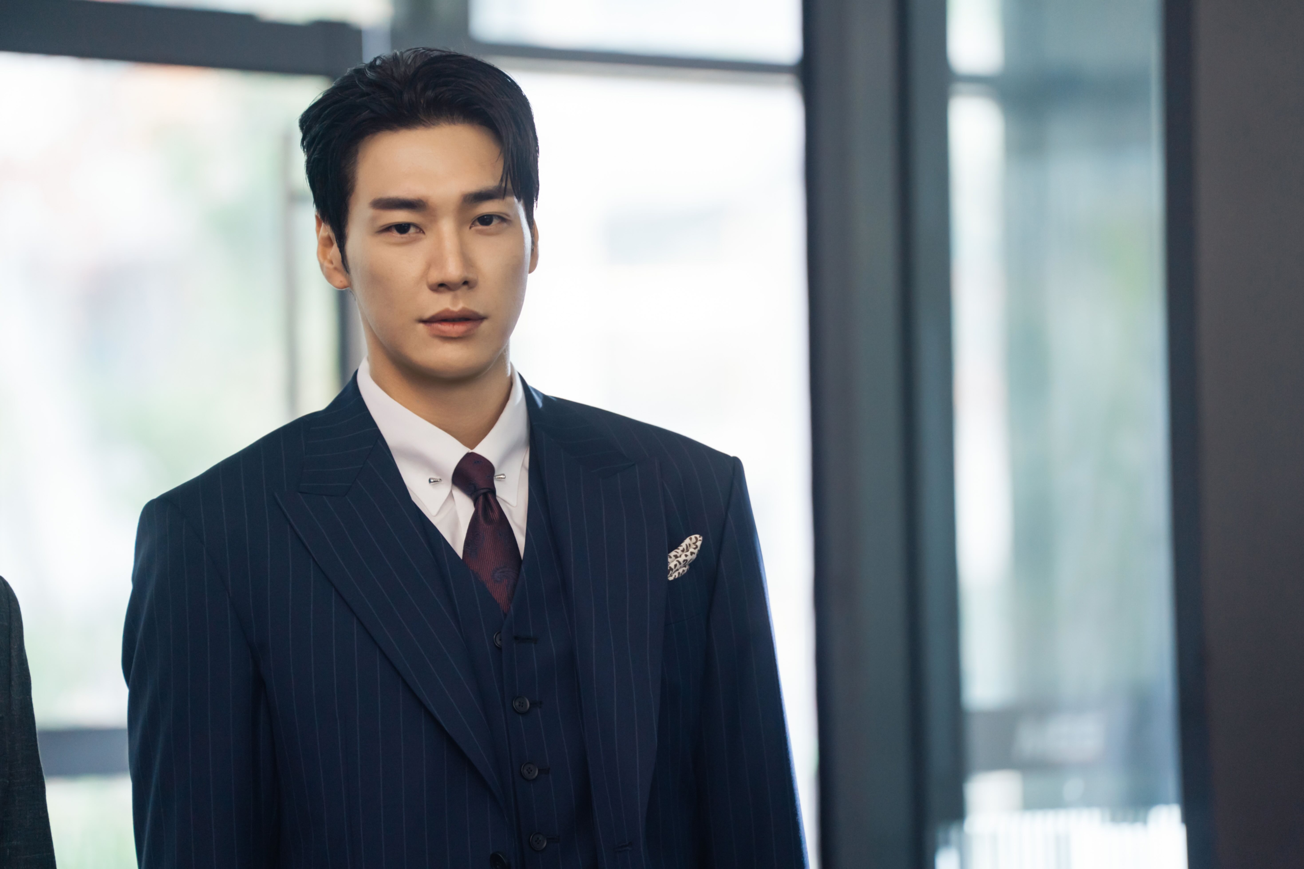 تشاي سو بين يحمل مفتاح قلب كيم يونغ كوانغ الاصطناعي في دراما "تولي مسؤولية قلبي - Take Charge Of My Heart"