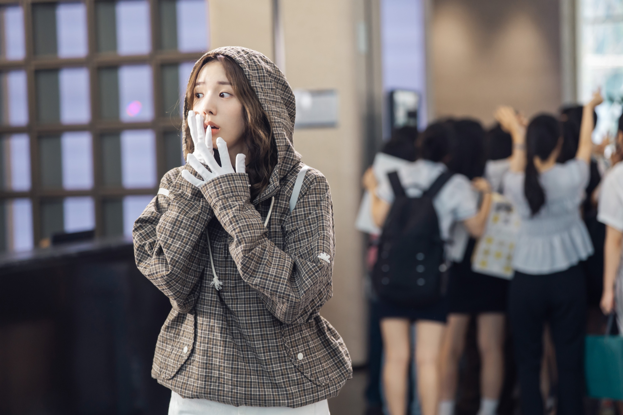 تشاي سو بين يحمل مفتاح قلب كيم يونغ كوانغ الاصطناعي في دراما "تولي مسؤولية قلبي - Take Charge Of My Heart"