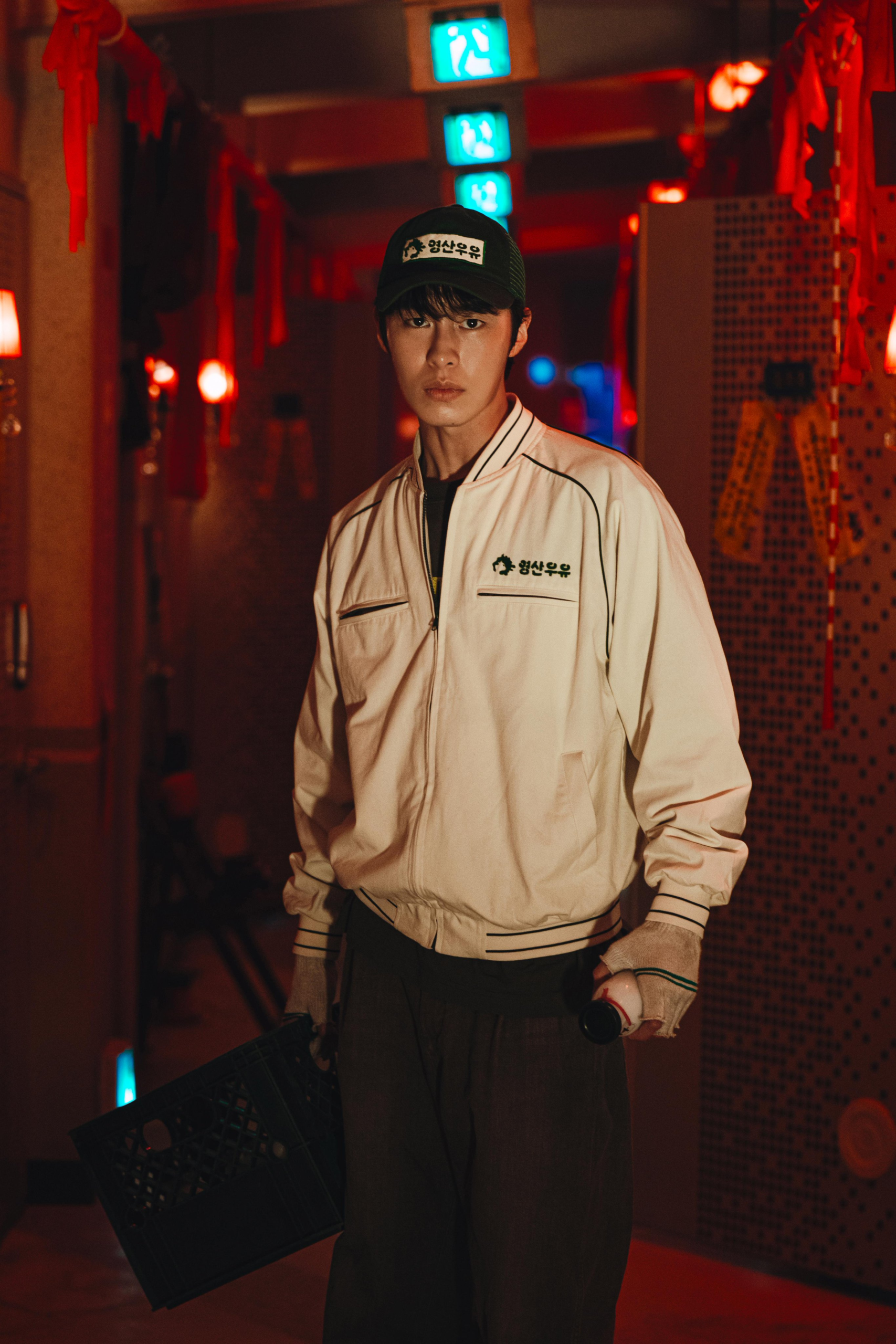 لي جاي ووك يقبل وظيفة ذات راتب عالٍ تتحول إلى كابوس في مسلسل "وظيفة بلا مستقبل - Dead-End Job"