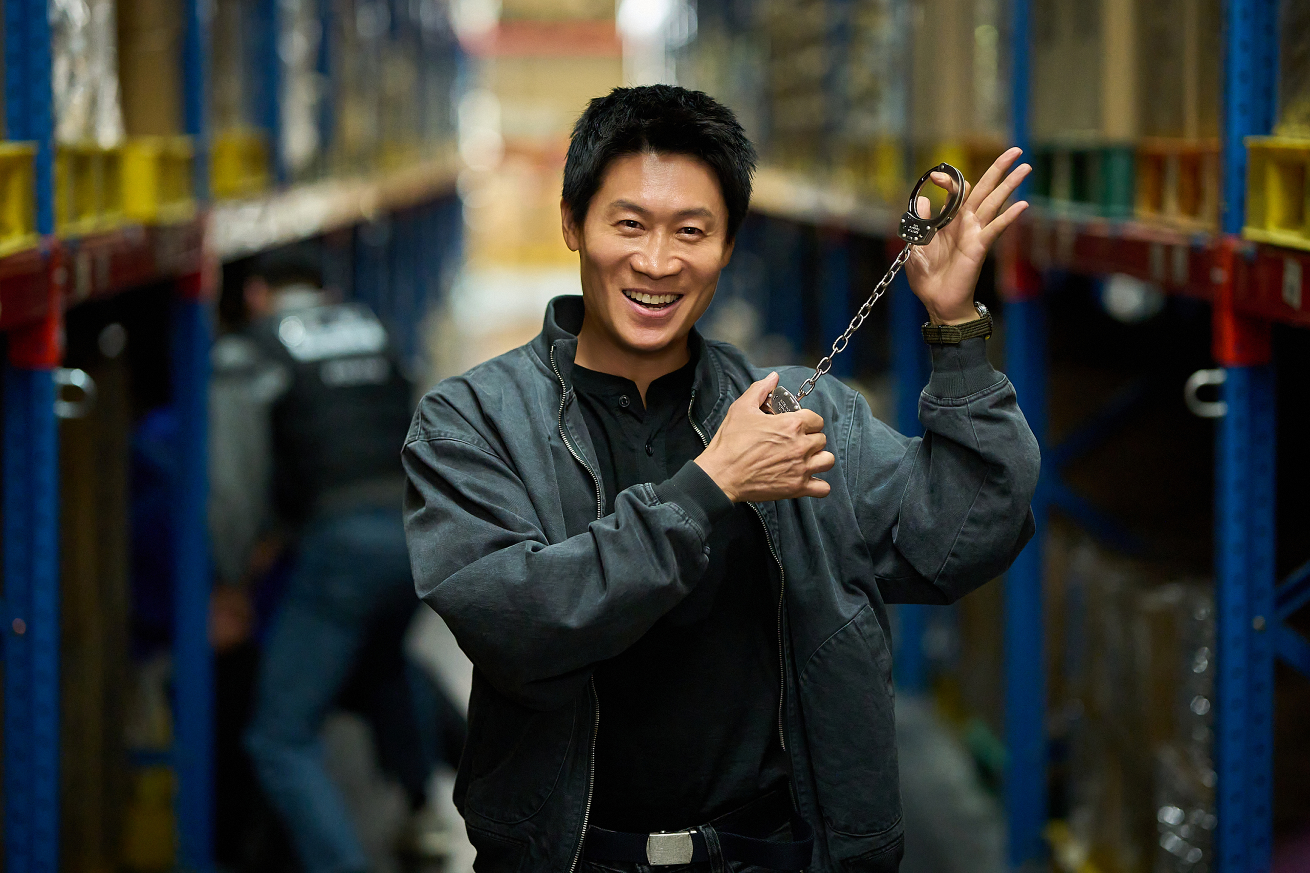 يتعاون زوج كانغ هان نا وغونغ ميونغ مع حبيبها السابق جين سون كيو لإنقاذها في فيلم "أزواج في مهمة - Husbands In Action"