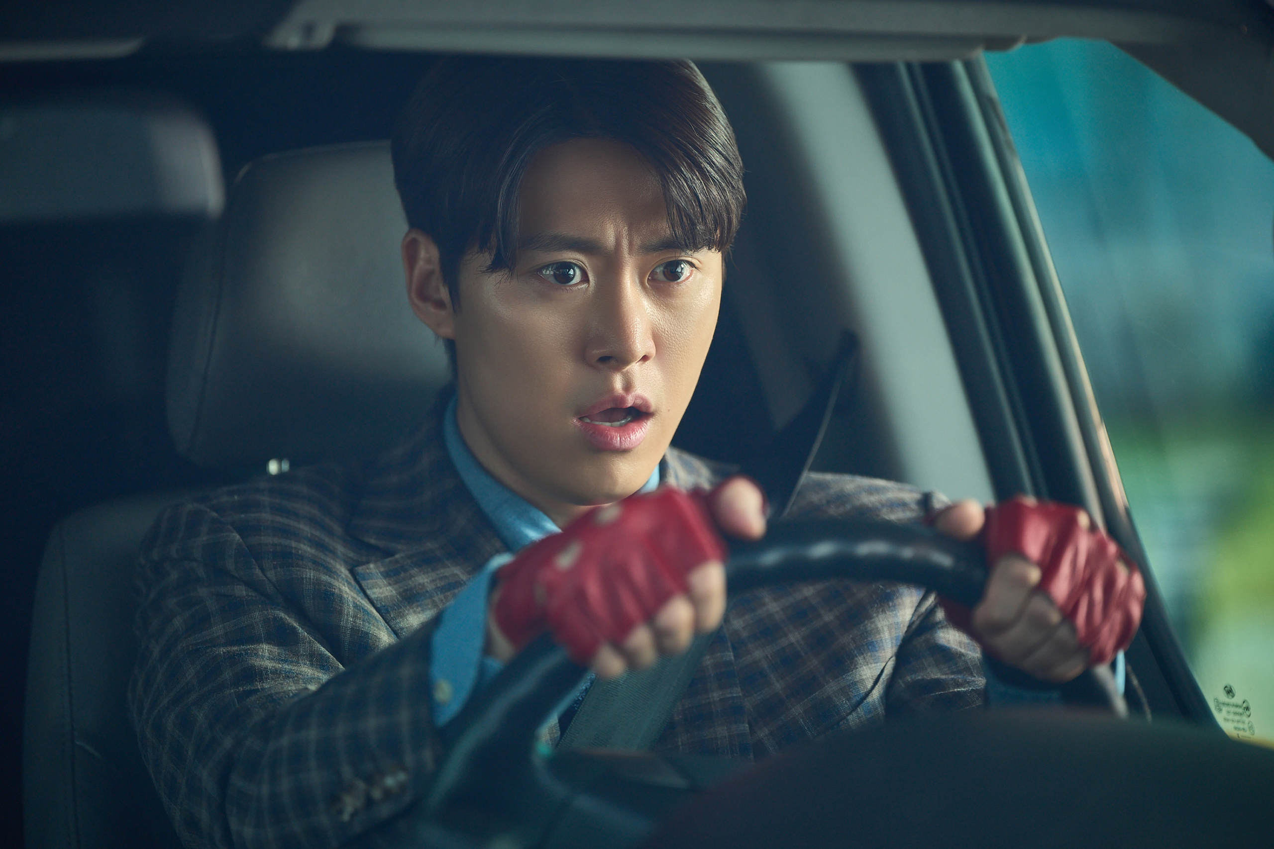 يتعاون زوج كانغ هان نا وغونغ ميونغ مع حبيبها السابق جين سون كيو لإنقاذها في فيلم "أزواج في مهمة - Husbands In Action"