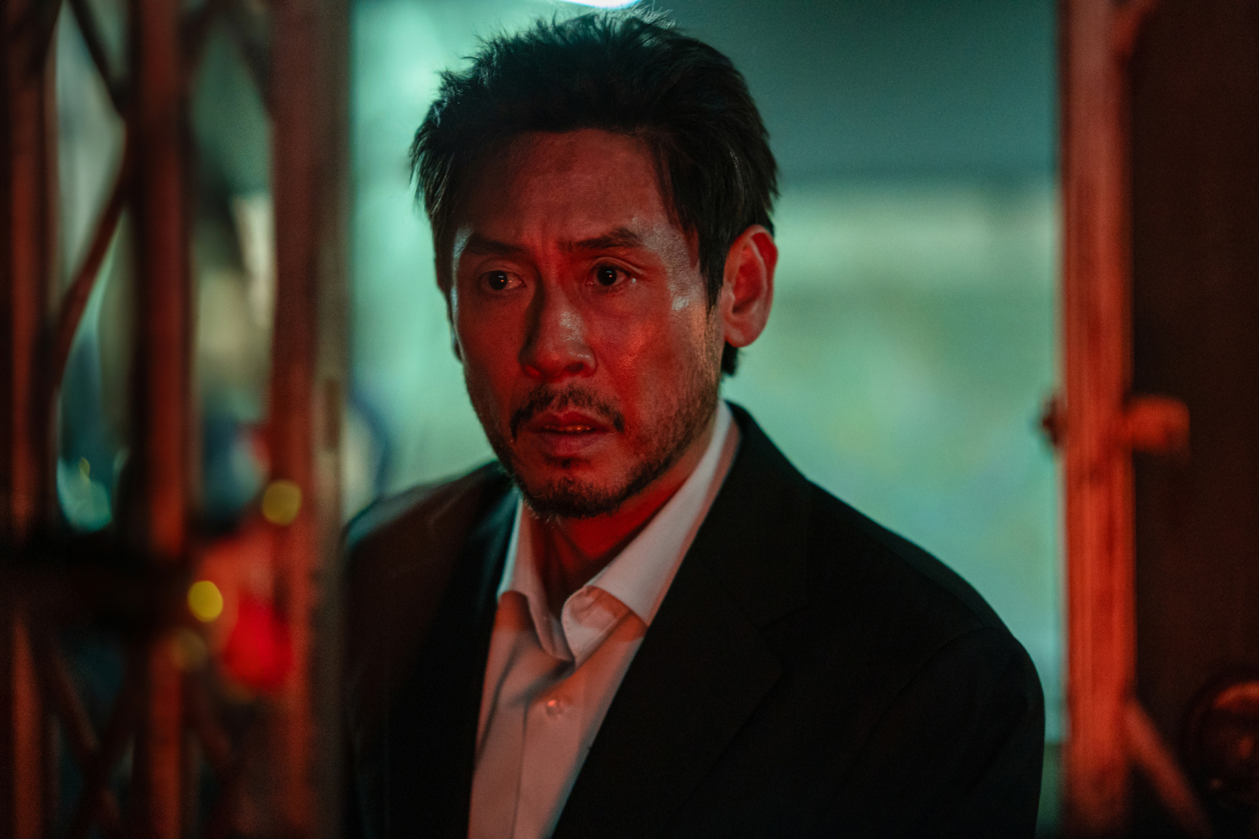 ريو جون يول يُقيم تحالفاً غير متوقع مع مُقرض المال سول كيونغ غو بعد أن فقد هويته في مسلسل "مصيدة الفئران - Mousetrap"