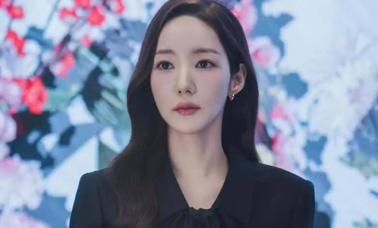 بارك مين يونغ هي امرأة فاتنة تجلب سوء الحظ للرجال الذين يقعون في حبها في الدراما الجديدة "قبلة الحورية - Siren's Kiss"