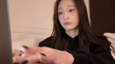 تستضيف آني، عضوة فرقة ALLDAY PROJECT، بثًا مباشرًا خاصًا بعنوان "ادرس معي"، وذلك خلال فترة توقفها عن العمل مع الفرقة للالتحاق بالجامعة تستضيف آني، عضوة فرقة ALLDAY PROJECT، بثًا مباشرًا خاصًا بعنوان "ادرس معي"، وذلك خلال فترة توقفها عن العمل مع الفرقة للالتحاق بالجامعة