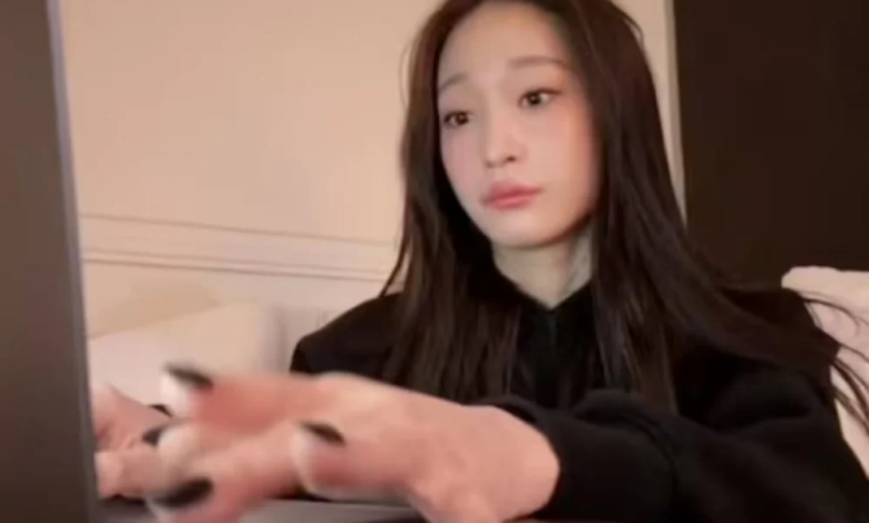 تستضيف آني، عضوة فرقة ALLDAY PROJECT، بثًا مباشرًا خاصًا بعنوان "ادرس معي"، وذلك خلال فترة توقفها عن العمل مع الفرقة للالتحاق بالجامعة