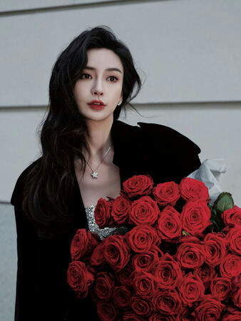 ما الذي يحدث لأنجيلا بيبي؟ صراعات مهنية وجدل جديد يثيران نقاشاً عاماً