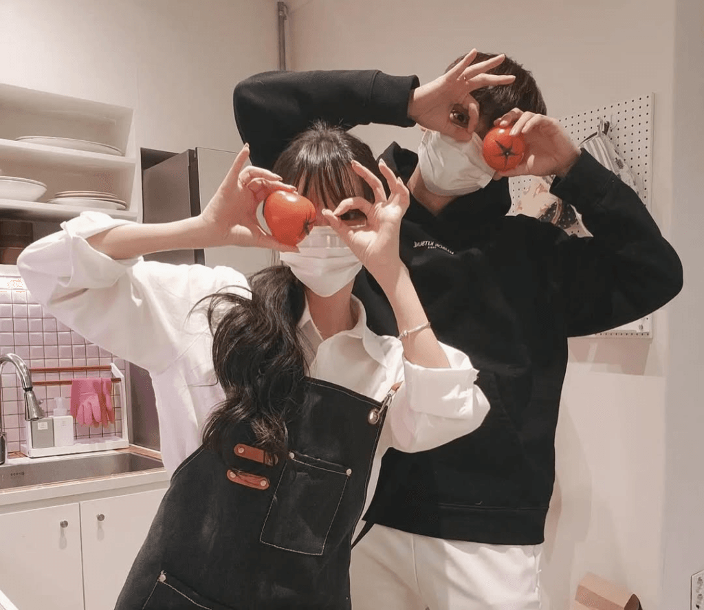 جو يون وو يعلن زواجه واعتزاله في نفس الوقت جو يون وو يعلن زواجه واعتزاله في نفس الوقت