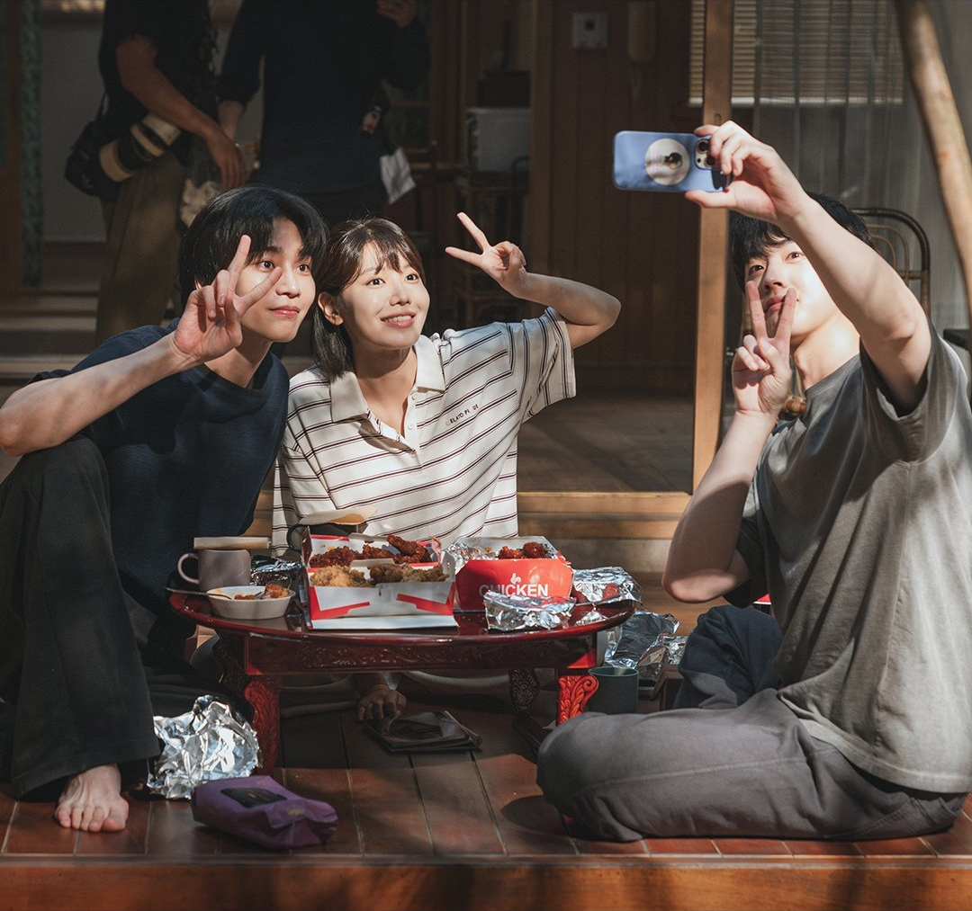 نجوم دراما "محامية الآيدول - IDOL I" يودعون الجمهور + يشوقونكم لما ينتظركم في الحلقتين الأخيرتين نجوم دراما "محامية الآيدول - IDOL I" يودعون الجمهور + يشوقونكم لما ينتظركم في الحلقتين الأخيرتين