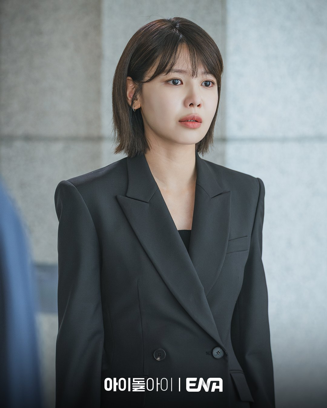 كيم جاي يونغ ينأى بنفسه عن سويونغ بعد الكشف عن سرها في دراما "محامية الآيدول - IDOL I"