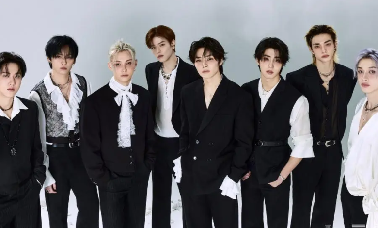 شركة JYP تخفض سعر مجموعة عضوية نادي معجبي فرقة Stray Kids بعد ردود الفعل الغاضبة