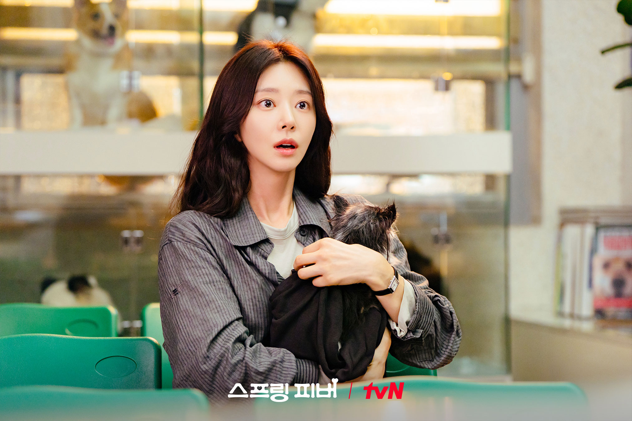 لي جو بين يكتشف جانباً جديداً لآهن بو هيون في ”حمى الربيع - Spring Fever”