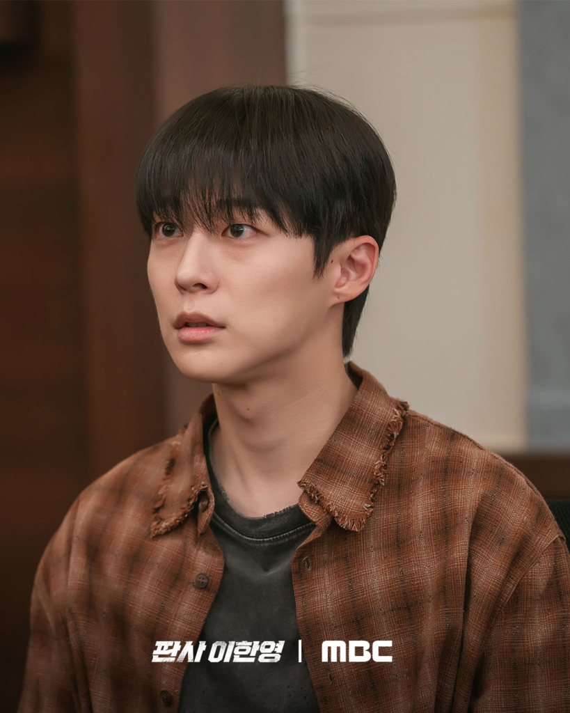 يظهر كيم دونغ جون وباي إن هيوك كضيفي شرف بدور المدعي العام والمشتبه به الغامض في مسلسل "عودة القاضي - The Judge Returns"