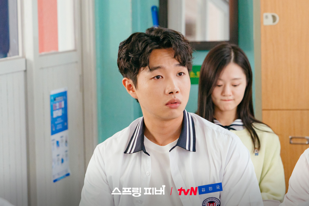 تشو جون يونغ، لي جاي إن، وغيرهم يجسدون قصة نضوج الشباب في مسلسل "حمى الربيع - Spring Fever"