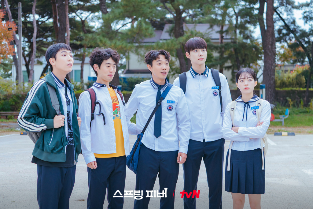 تشو جون يونغ، لي جاي إن، وغيرهم يجسدون قصة نضوج الشباب في مسلسل "حمى الربيع - Spring Fever"