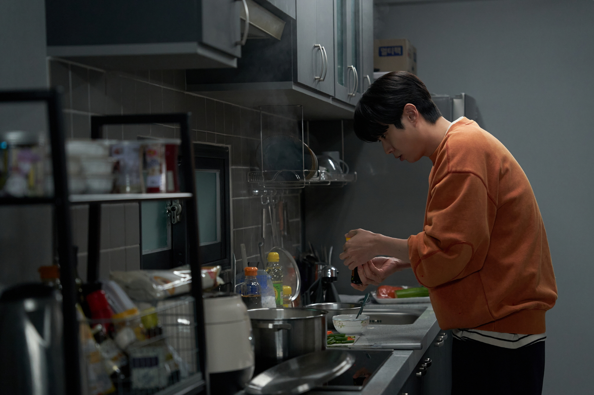 تشوي وو شيك يخوض صراعات العيش بعيدًا عن والدته في فيلم جديد تشوي وو شيك يخوض صراعات العيش بعيدًا عن والدته في فيلم جديد