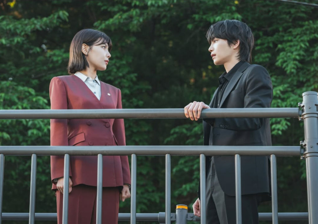 "محامية الآيدول - IDOL I" يكشف عن صور من وراء الكواليس لسو يونغ و كيم جاي يونغ و المزيد في موقع التصوير "محامية الآيدول - IDOL I" يكشف عن صور من وراء الكواليس لسو يونغ و كيم جاي يونغ و المزيد في موقع التصوير