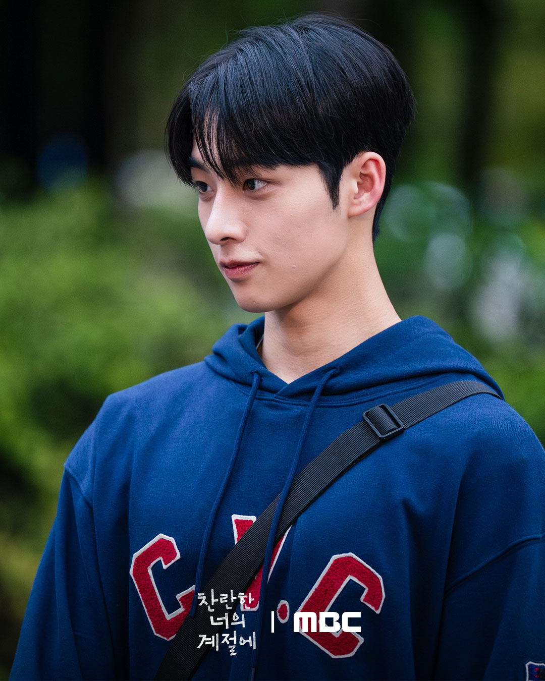 أوه يي جو و كيم تاي يونغ يجسدان دور حبيبين في المدرسة الثانوية في الدراما الجديدة "في موسمك المشرق - In Your Radiant Season"