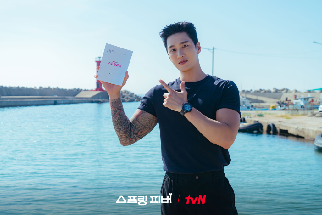 3 أسباب للتطلع إلى الدراما الرومانسية القادمة "حمى الربيع - Spring Fever" لـ آهن بو هيون و لي جو بين