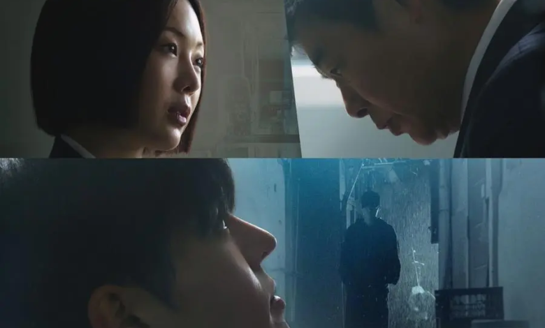 يُناضل سونغ دونغ إيل لحماية القاتل المتسلسل ريون، بينما تسعى غيوم ساي روك إلى سجنه في ملصقات الدراما الجديدة "الزهرة الدموية - Bloody Flower"