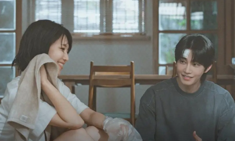 تتقارب سويونغ من فرقة Girls’ Generation وكيم جاي يونغ تدريجياً في مسلسل "محامية الآيدول - IDOL I" تتقارب سويونغ من فرقة Girls’ Generation وكيم جاي يونغ تدريجياً في مسلسل "محامية الآيدول - IDOL I"