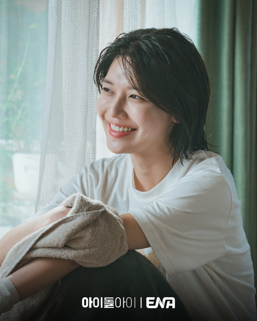 تتقارب سويونغ من فرقة Girls’ Generation وكيم جاي يونغ تدريجياً في مسلسل "محامية الآيدول - IDOL I" تتقارب سويونغ من فرقة Girls’ Generation وكيم جاي يونغ تدريجياً في مسلسل "محامية الآيدول - IDOL I"