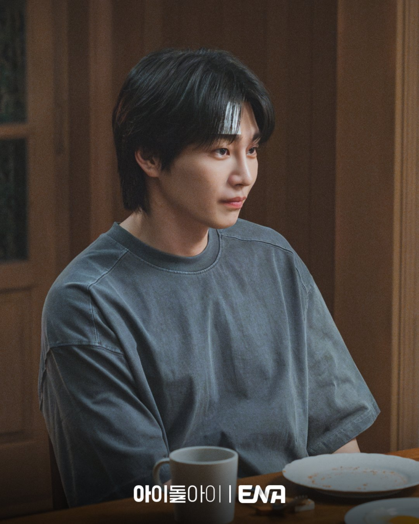 تتقارب سويونغ من فرقة Girls’ Generation وكيم جاي يونغ تدريجياً في مسلسل "محامية الآيدول - IDOL I" تتقارب سويونغ من فرقة Girls’ Generation وكيم جاي يونغ تدريجياً في مسلسل "محامية الآيدول - IDOL I"