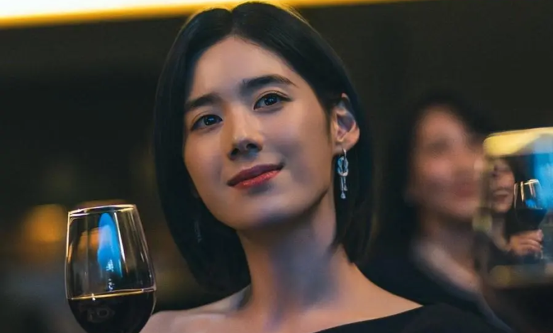 جونغ إيون تشاي هي الرئيسة التنفيذية لشركة محاماة متخصصة في قضايا ضحايا العنف من النساء في الدراما الجديدة "شرف - Honour"