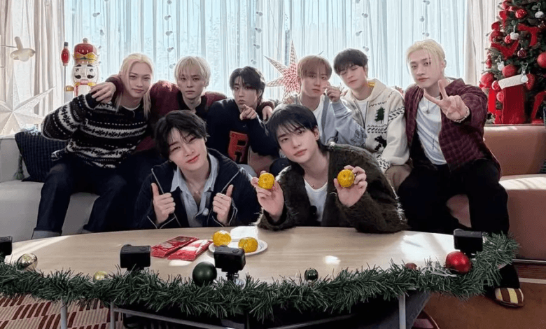 أغنية "DO IT" لفرقة Stray Kids تظل في قائمة أفضل 30 أغنية في مخطط Billboard 200 + ألبوم "KARMA" يصبح أول ألبوم لهم في المخططات لمدة 18 أسبوعًا